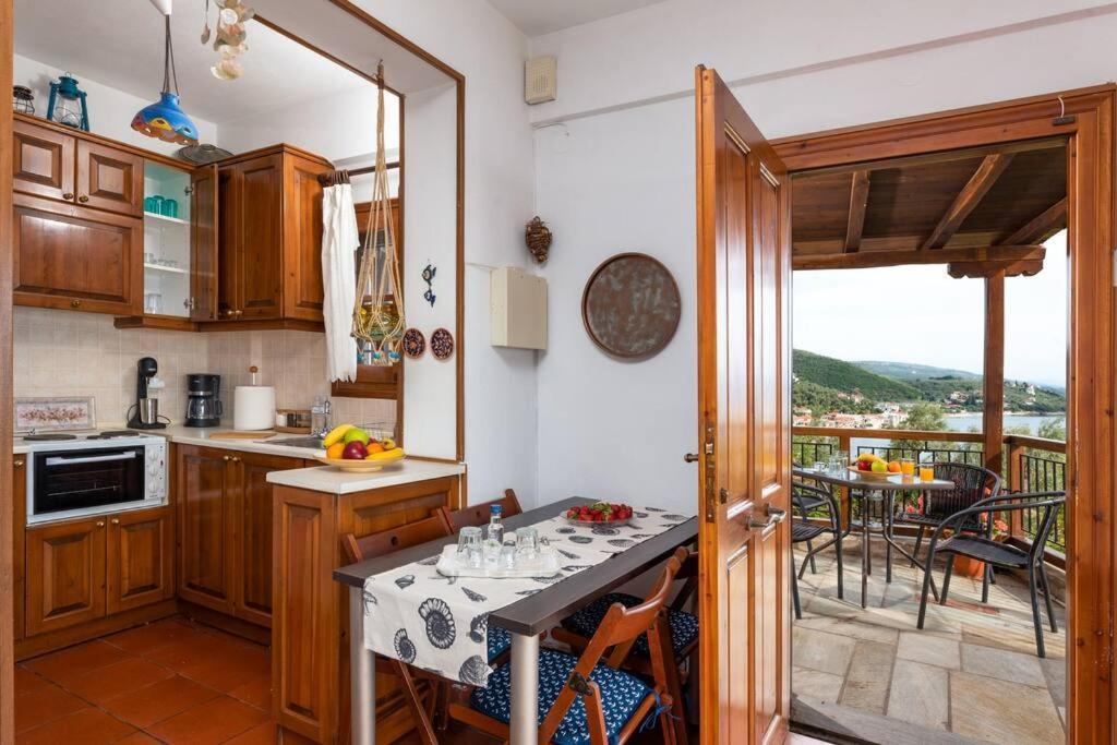 Seaside House With View Over Pagasitikos Афісос Екстер'єр фото