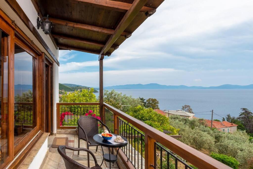 Seaside House With View Over Pagasitikos Афісос Екстер'єр фото
